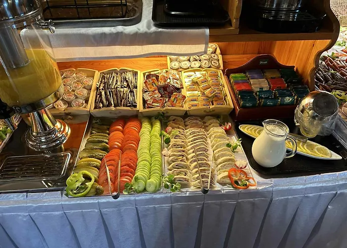 Pensjonat&Restauracja-Pizzeria Zbójecki Dwór - 15 minut pieszo do term, tel 604-865-566