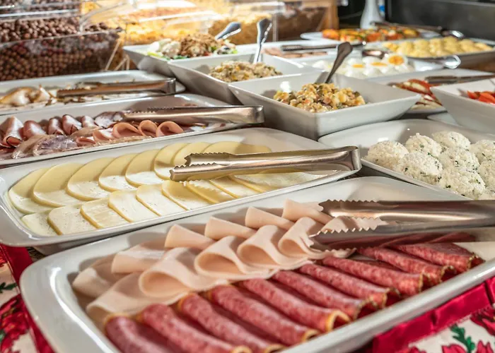 Pensjonat&Restauracja-Pizzeria Zbójecki Dwór - 15 minut pieszo do term, tel 604-865-566